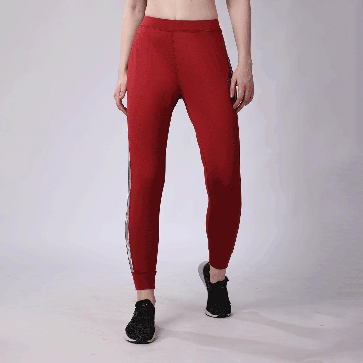 Beyond the Sweat Jogger WB24/0024